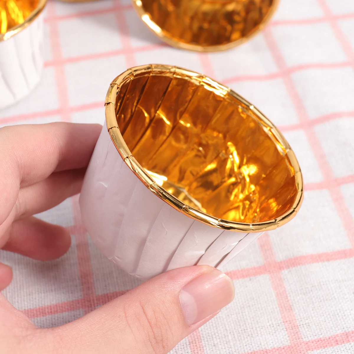 100pcs Disposable Curled Baking Cake Cups Heat-Resistant Paper Muffin Cupcake Paper Cups Baking Cupcake Wrappers Cake Wrapper