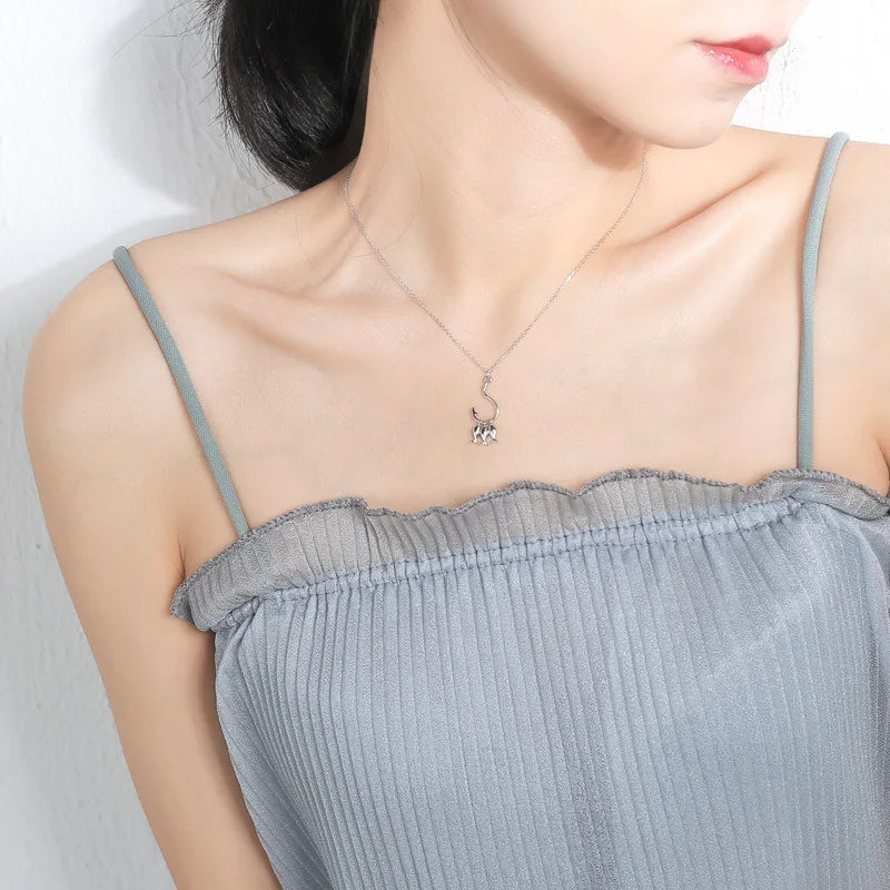 

925 Sterling Cute Three Small Fish Pendant Necklace Cool Fishhook Short Choker Fashion Elegant Women's Accessories