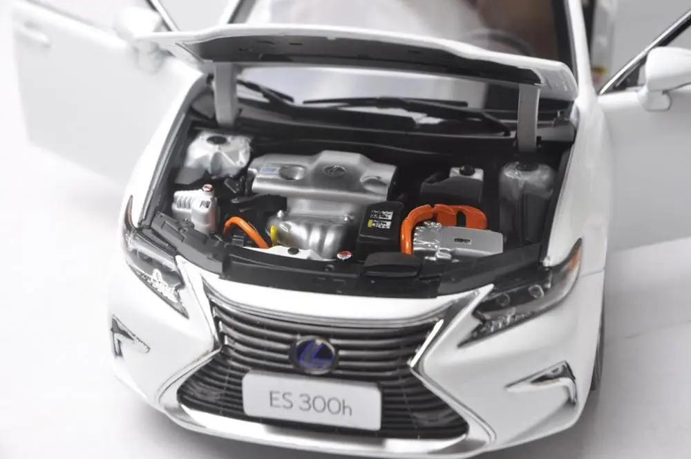 Модель литья под давлением 1:18 для Lexus ES 300h 2015 белый седан игрушечный автомобиль из