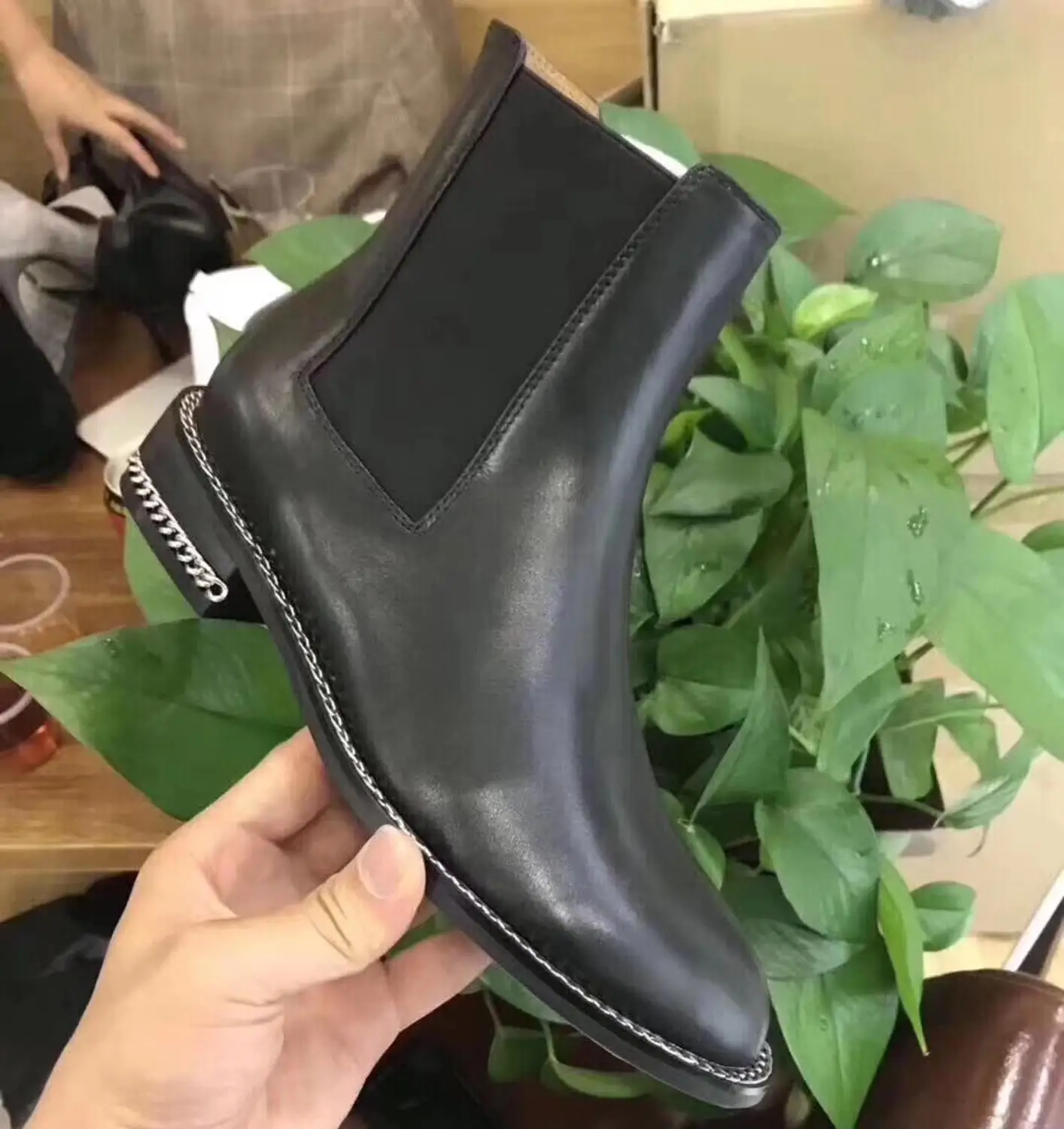 Ботинки Челси с металлическими украшениями женские ботинки на плоской подошве