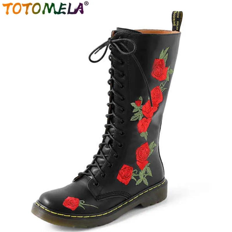 Женские ботинки с вышивкой TOTOMELA из натуральной кожи круглым носком на шнуровке