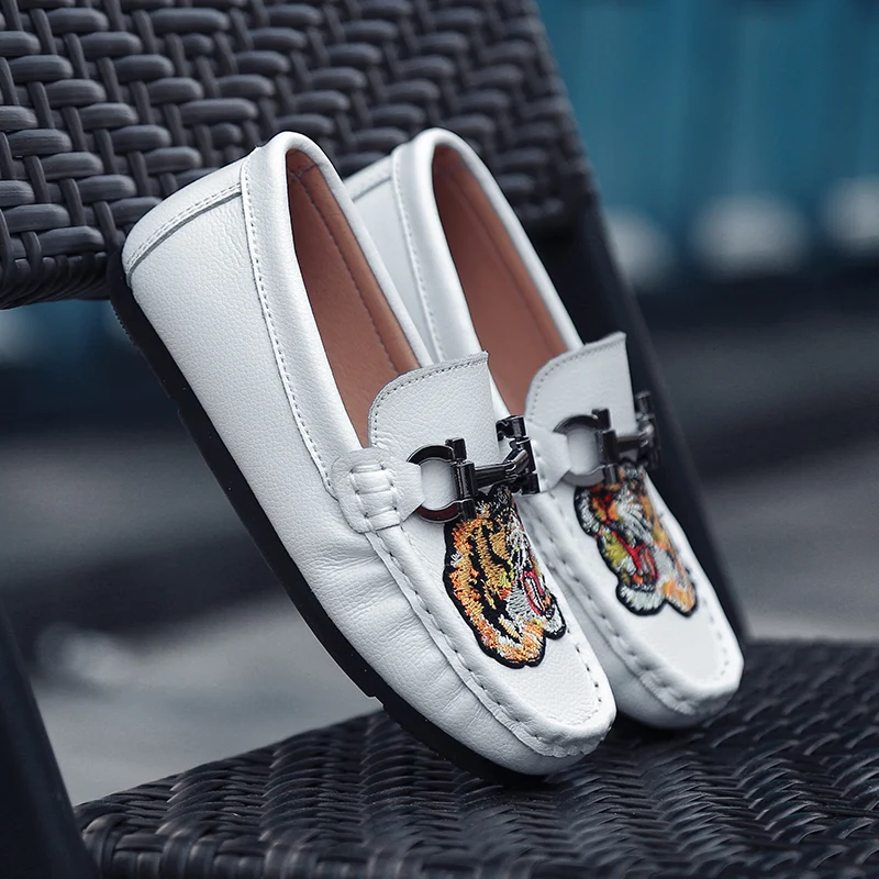 2020 Hot Boys Shoes Red Kids Girl Flats Casual Shoes Spring And Autumn Kids Moccasins Luxury Brand Children Soft Leather Loafer