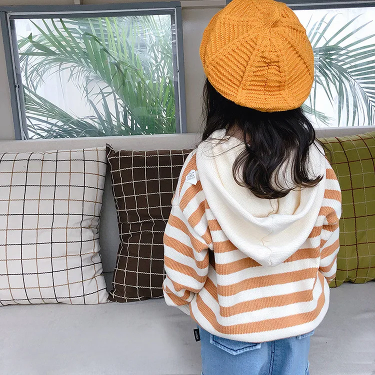 Children's sweater autumn and winter Korean version of the girl's sweater boy hat striped sweater girl round neck winter