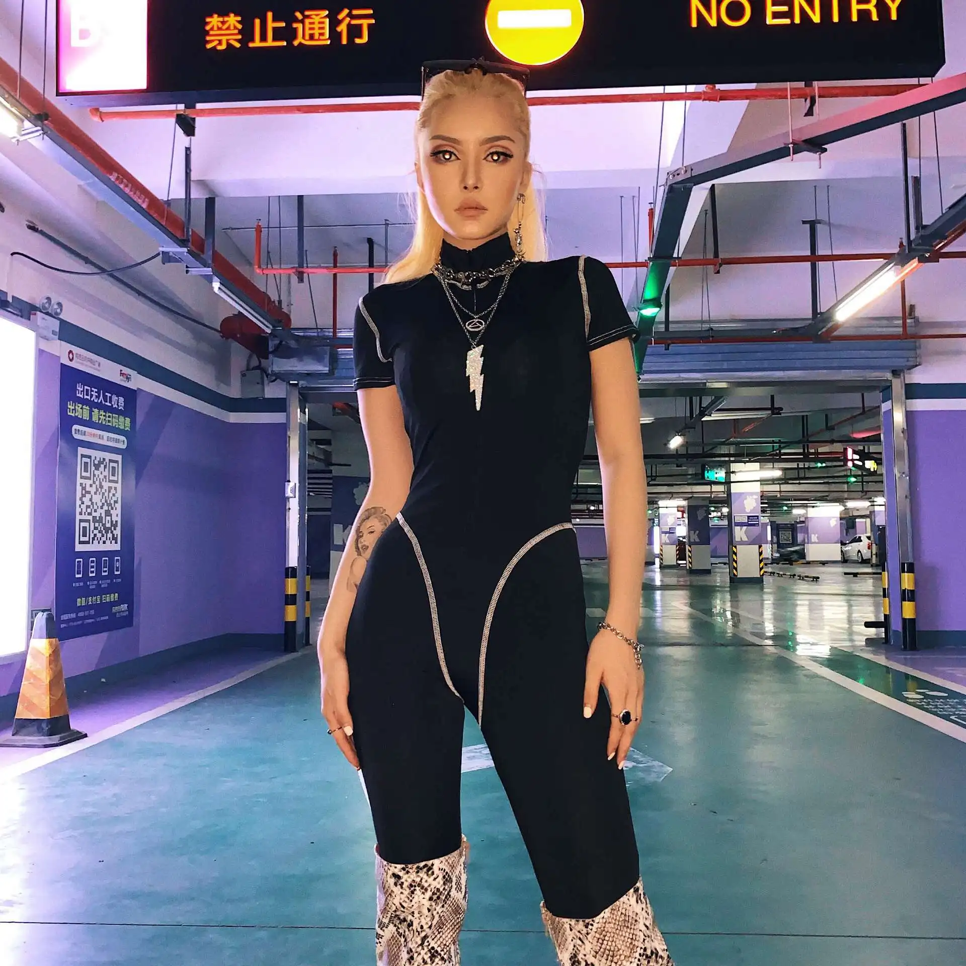 

Women Sexy Front Zipper Black Jumpsuits Yoga Suits Body Building Cool Female Running Dance Fitness Rompers Short Sleeves Sports