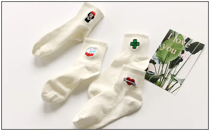 3 пар/лот = 6 штук Harajuku колледж Ветер носки женские мультфильм вышитые женские хлопчатобумажные носки