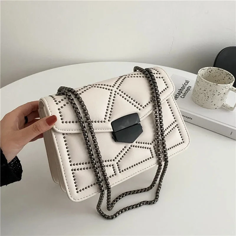 ショルダーバッグ・ポシェット GENERAL IDEA WOMAN Square Rivet Shoulder Bag 5BMM171 710iifsHkbL.jpg