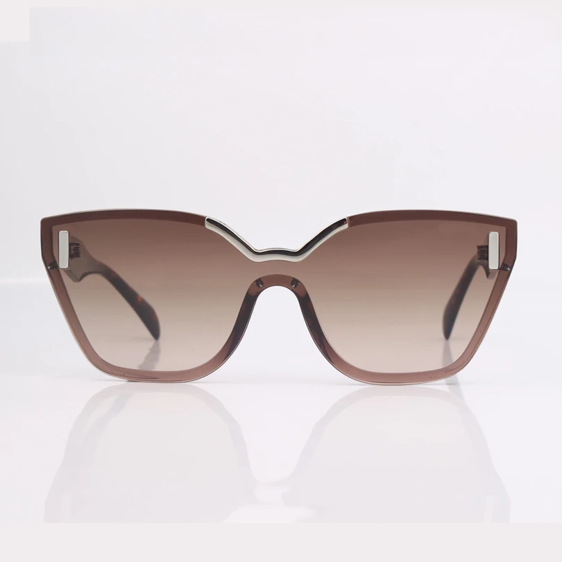 

High quality cat eye frame brown gradient lens with leopard leg , gafas de sol hombre