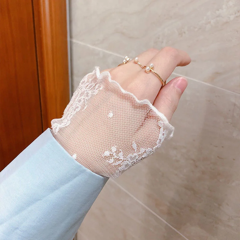 รูปสินค้า เสื้อยืดลูกไม้ Sun Proof สวยสง่า ใส่สบาย
