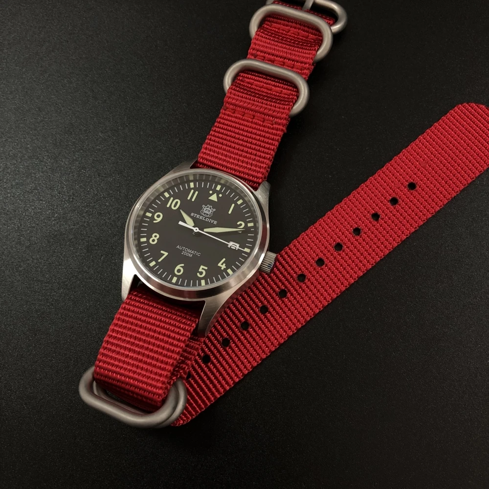

1940 First Men's Watch Mechanical Watch 200m Diving Watch Waterproof Japan NH35 Movement Watch Pilot Watch Color Bracelet