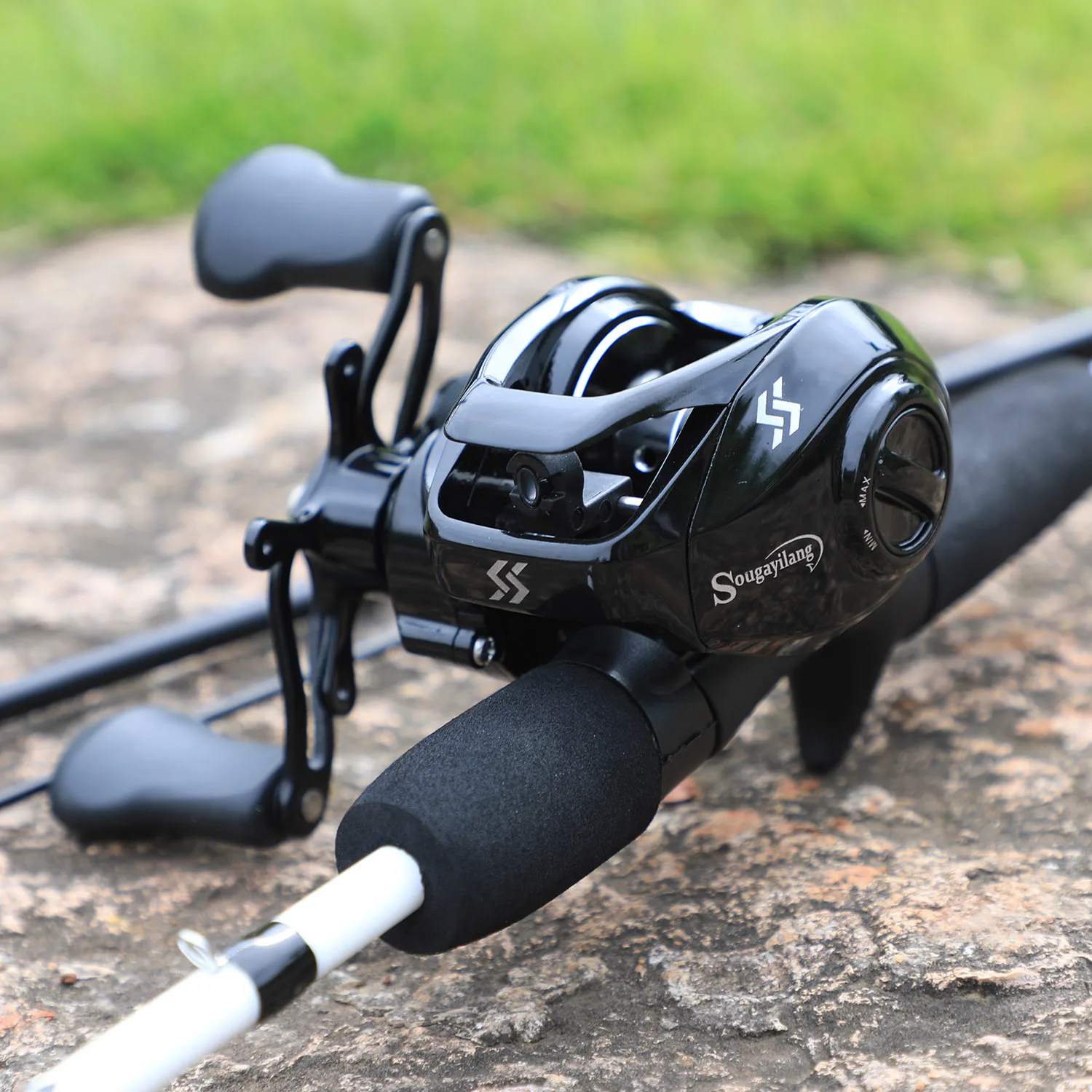 Sougayilang 1.75m Fishing Rod Combo 3 Section Carbon Casting Fishing Rod with 12+1BB Baitcasting Reel Fishing Tackle Kit Pesca Sougayilang 1.75m Fishing Rod Combo 3 Section Carbon Casting Fishing Rod with 12+1BB Baitcasting Reel Fishing Tackle Kit Pesca