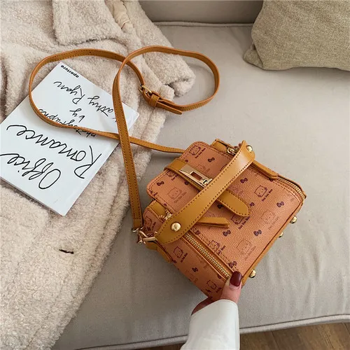 European and American Fashion Autumn and Winter New Wild loui vuiton Messenger Bag Old Flower Foreign Women Handbag - Цвет: brown