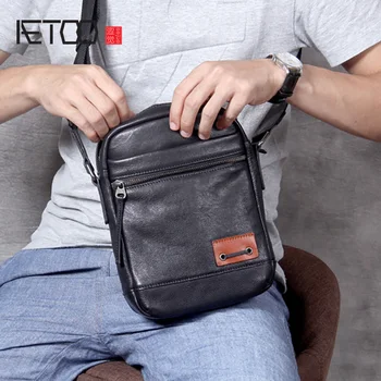 

AETOO Men's leather shoulder bag, simple casual messenger bag, first layer cowhide chest bag, mobile phone bag