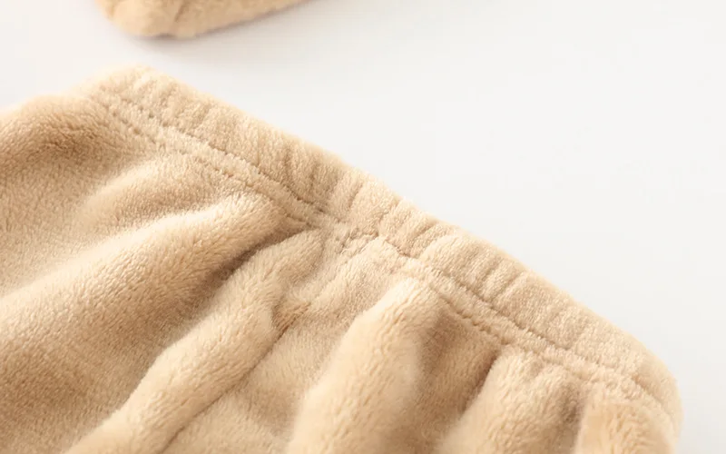 11647950527_1704914491