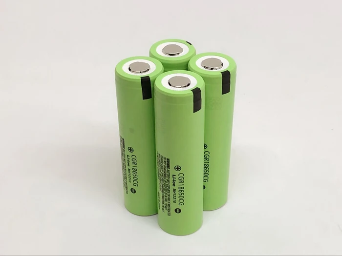 4pcs/lot Panasonic 18650 3.7V 2250mAh CGR18650CG Rechargeable Li-ion Battery Lithium Batteries (CGR18650CG)