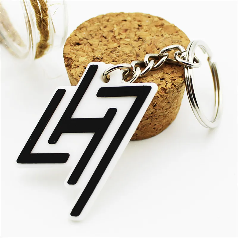 3707967814_1075971267