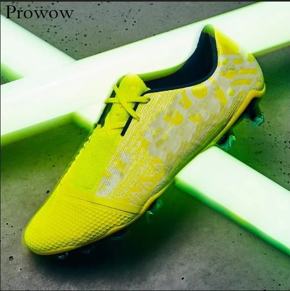 

NEW 2019 Turf Indoor Men Soccer Shoes Futsal Cleats Hard Court Training FG Football Boots Sport Sneakers