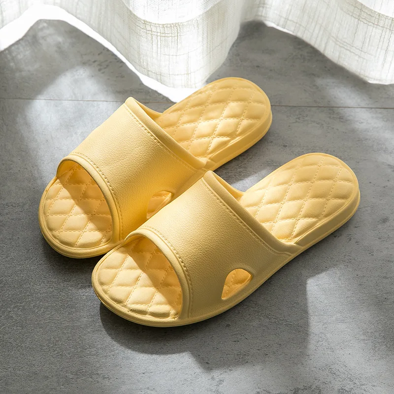 Популярные летние домашние тапочки; женские домашние тапочки для спальни; женская пляжная обувь на плоской подошве градиентного цвета размера плюс; женская домашняя обувь для ванной - Цвет: yellow