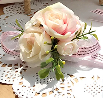 YO CHO 4 головы искусственные розы свадебная бутоньерка на запястье булавка шелковые розы свадебный браслет для Жених подружки невесты цветок-бутоньерка Выпускной Свадебные аксессуары - Цвет: Wrist-Light-pink