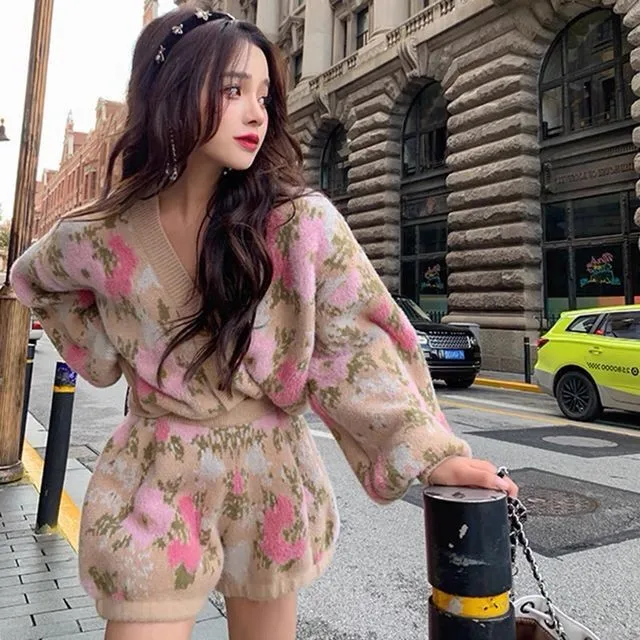 Sweet Floral Two Pieces Knitting Suit For Women Spring Autumn V Neck Cardigan Outwear + High Waist Shorts Lady High Street Suit