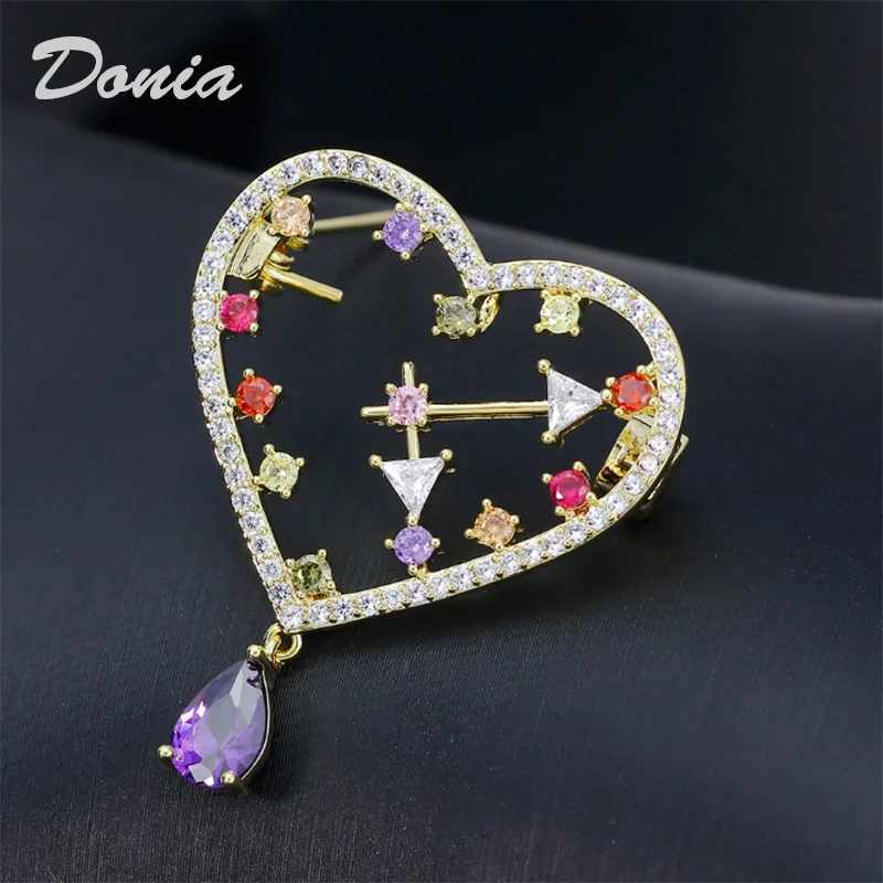 

Donia jewelry Korean version of the new love clock brooch copper micro-inlaid AAA zircon brooch three-color love pointer brooch