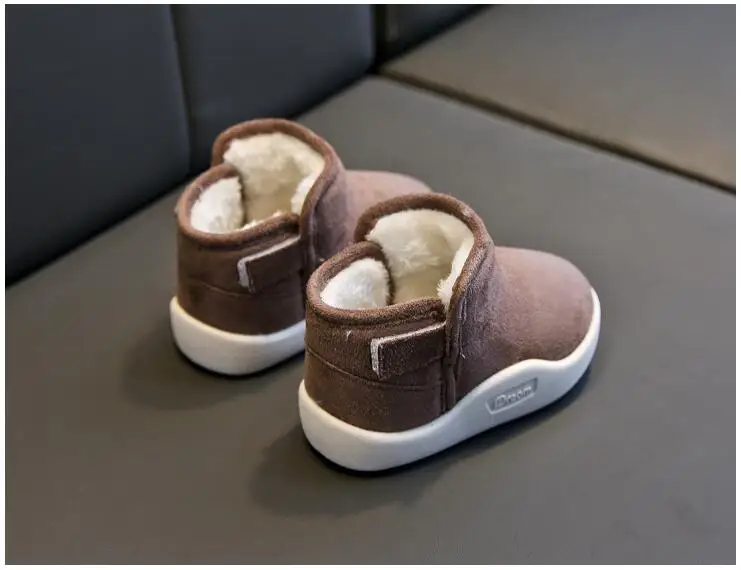 Обувь для маленьких мальчиков и девочек; новые теплые плюшевые уличные детские ботинки с героями мультфильмов; зимние детские тапочки;