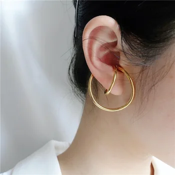 

AOMU New Design Trend Simple Pearl Metal Geometric Distortion Irregular Curve Ear Clip for Women Girl Party No Pierced Earrings