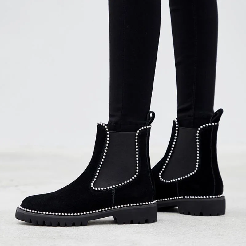 Cheap Botas torn.