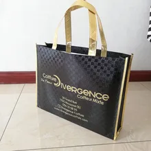 500 шт./лот печать логотипа PP блестящая Лазерная черная Нетканая рекламируемая хозяйственная сумка с золотым логотипом для выставки