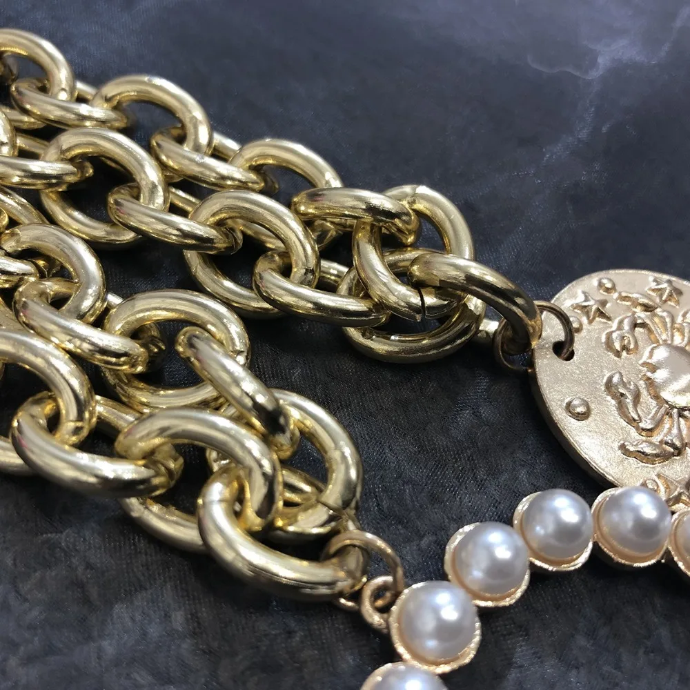 10257773049_1827179314