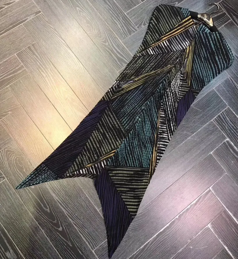 Новое летнее плиссированное платье Miyake с круглым вырезом и неровным принтом в стиле ретро