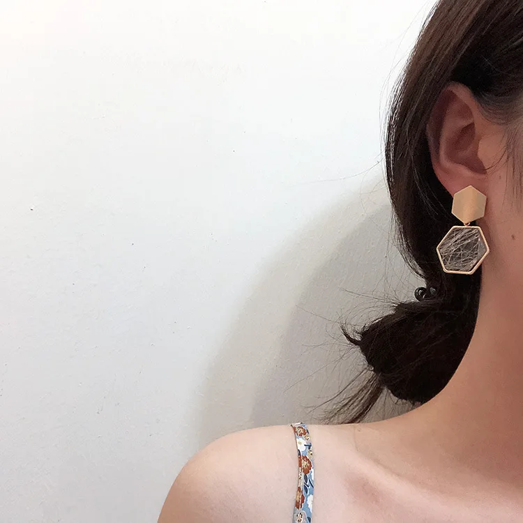 AOMU Simple Vintage Abstract Textured Rhombus Polygon Geometric Metal Drop Earrings for Women Birthday Gifts Party Jewelry