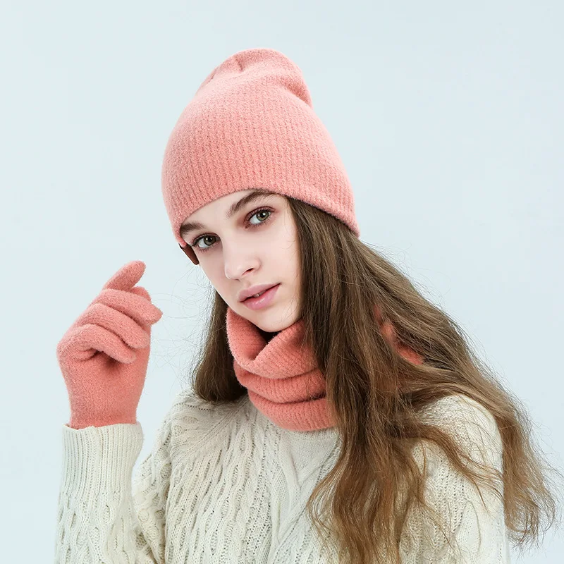 Набор зимних шапок, шарфов, перчаток для женщин и мужчин. Набор из трех предметов: шерстяных шлемов и шарфов и перчаток - Цвет: pink