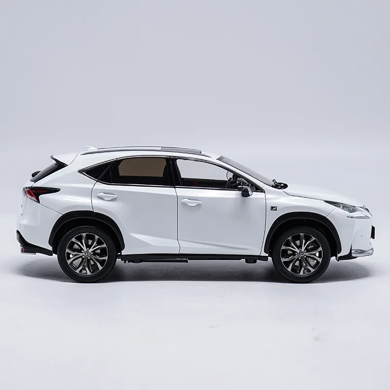 Авторизованный завод 1:18 LEXUS NX NX200T модель автомобиля, классическая металлическая игрушка suv белые модели автомобилей для подарка, коллекция