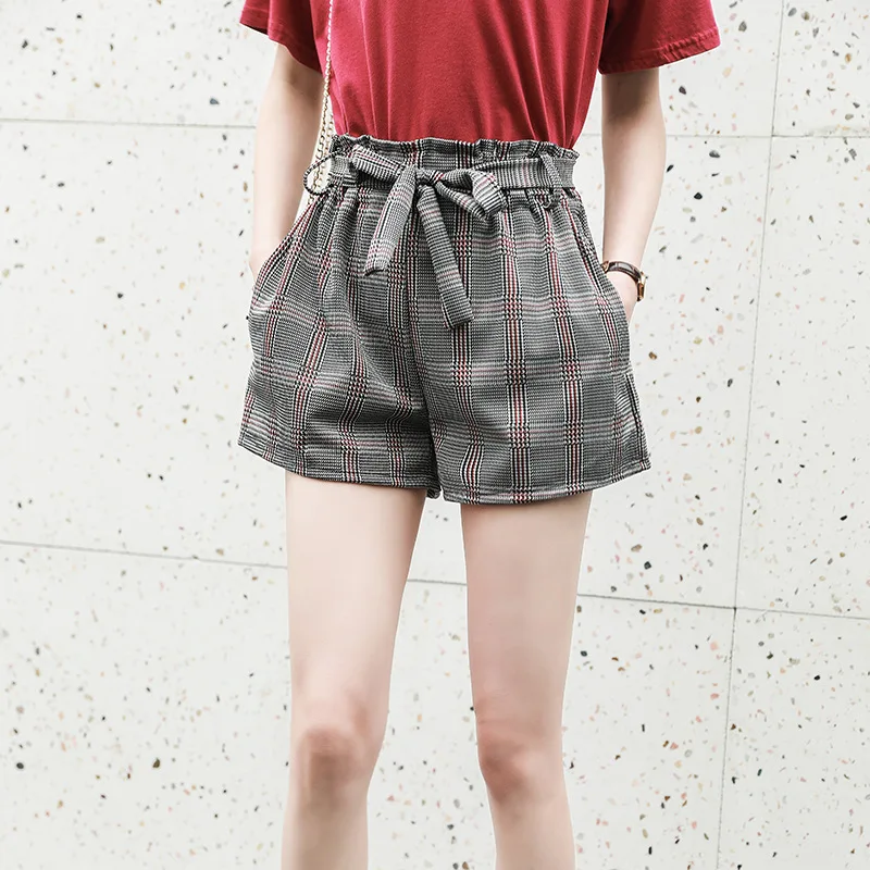 

2020 Women's Summer New Plaid Straight Wide Leg Loose Thin Shorts