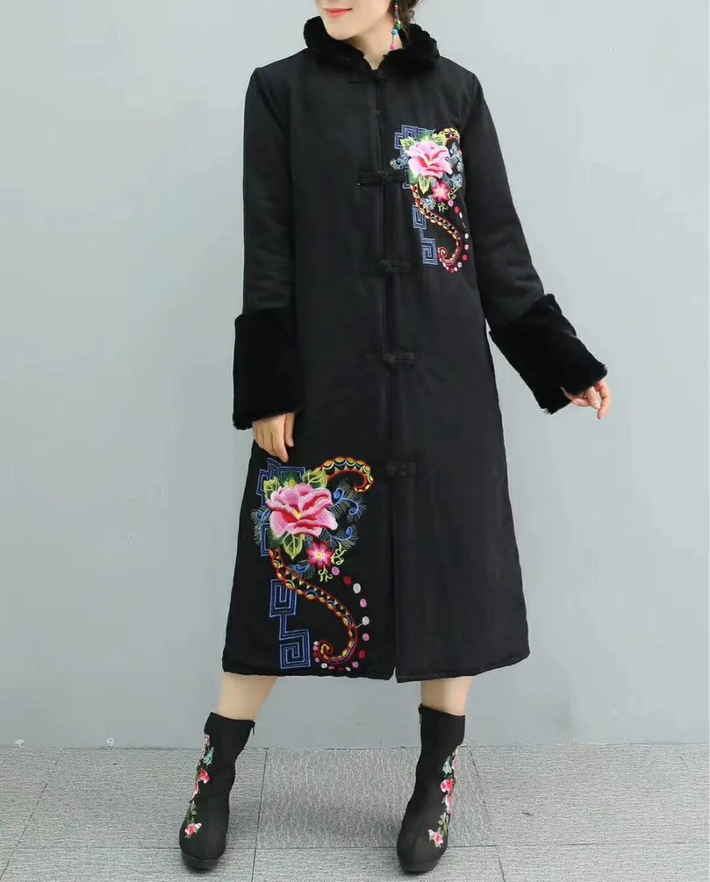 

Large Size Women's Winter Neo-Retro National Wind Embroidered Frog Mid-length Thick Cotton Overcoat