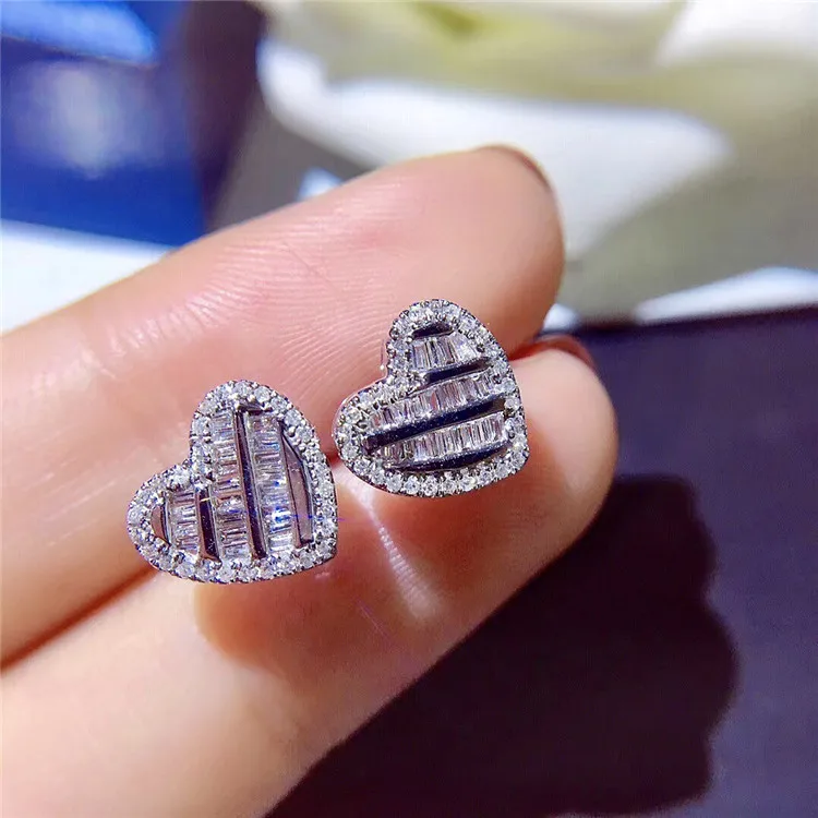 

Exquisite Heart Shape Zircon Crystal Stud Earrings White CZ Earrings Cocktail Party Daily Earrings Jewelry for Women Gift