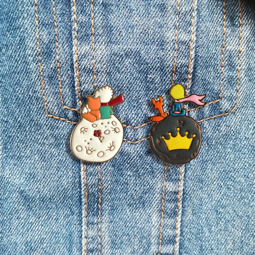 Animal Enamel Pins Cartoon Fox Badge Brooches Lapel pin Jeans shirt Bag Cute Brooch For Women Jewelry Gift Wholesale