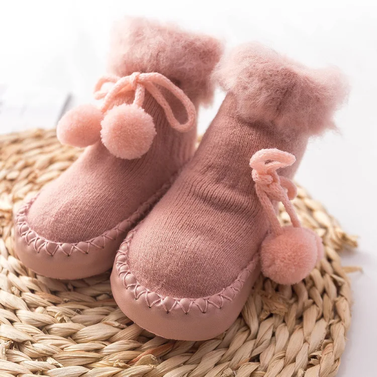 pink Зимние Утепленные носки для малышей, сохраняющие тепло, носки с кисточками для обучения ходьбе, детские носки с кругами для волос, детские носки с помпонами - Цвет: pink