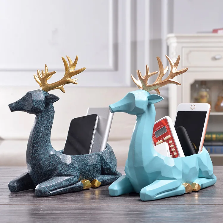 

Contracted and contemporary originality lives in porch of TV remote control to receive desktop adornment to place a deer
