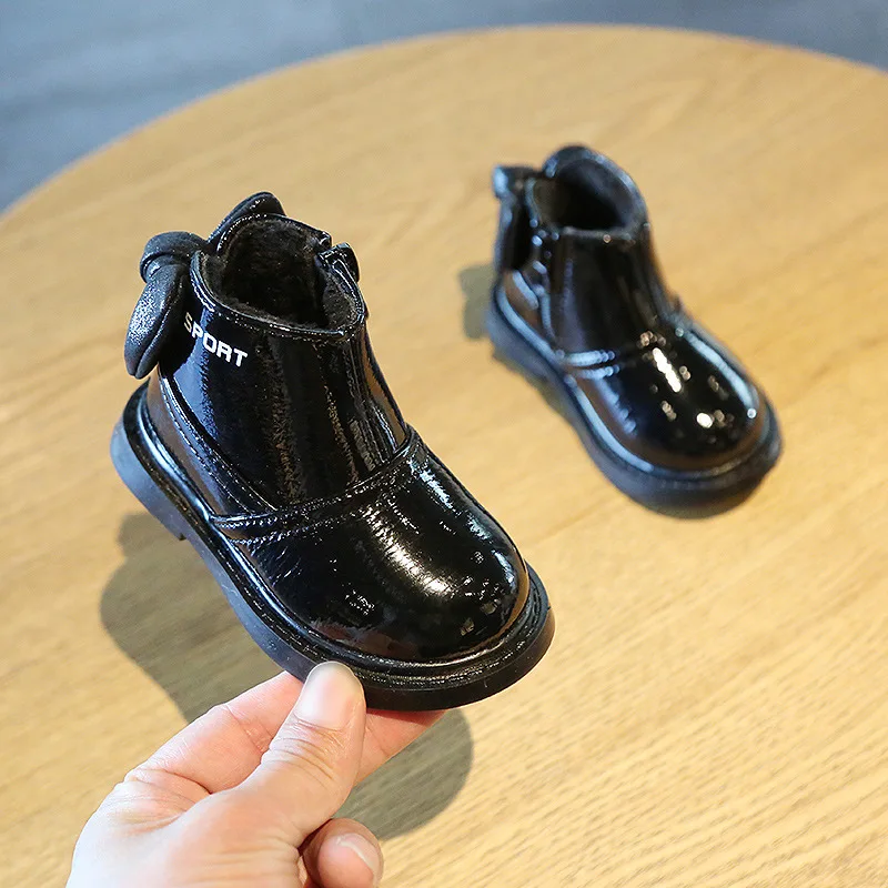 Claladoudou/12-15,5 см; брендовые яркие водонепроницаемые детские ботинки из искусственной кожи; Цвет винтовки; черные зимние ботинки с бантом; теплые детские ботинки принцессы на плоской подошве