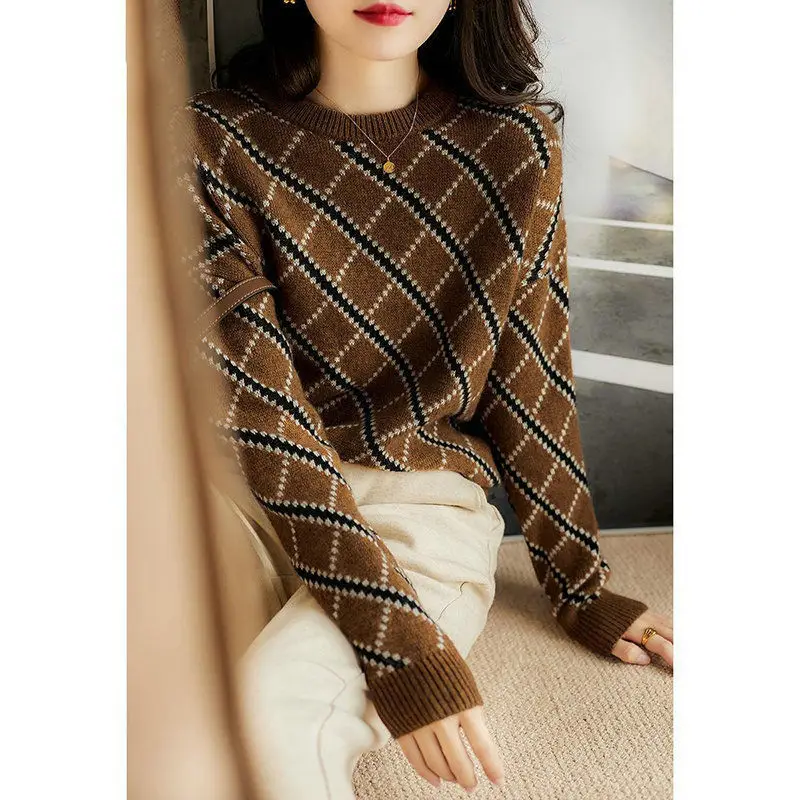 

Round neck long sleeve foreign style diamond lattice wool like couple's versatile sweater sweater new winter Knitted Top in 2020