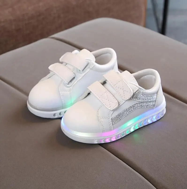 

Child Sport Shoes Spring Luminous Fashion Breathable Kids Boys Net Shoes Girls Anti-Slippery Sneakers With Light Running Shoes