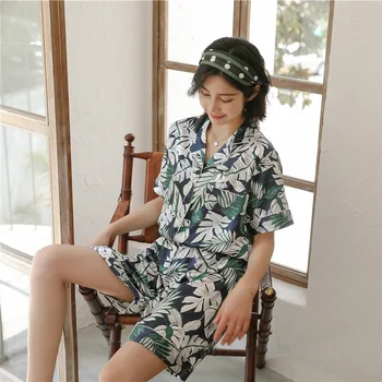

JINUO Women Silk V-Neck Pajamas Spring Summer Pajama Set Faux Printed Leisure Nightwear Short Sleeves Shorts Sleepwear