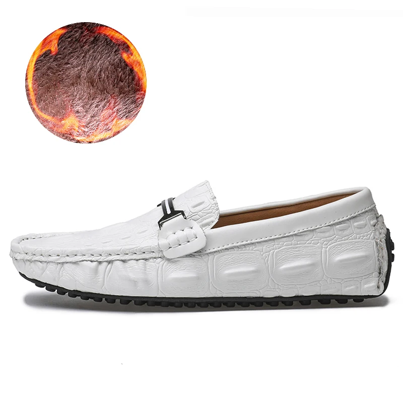 ALCUBIEREE Winter Men Crocodile Pattern Loafers Outdoor Non-slip Boat Shoes Men's Warm Moccasins with Fur Flats Driving Shoes - Цвет: FUR White