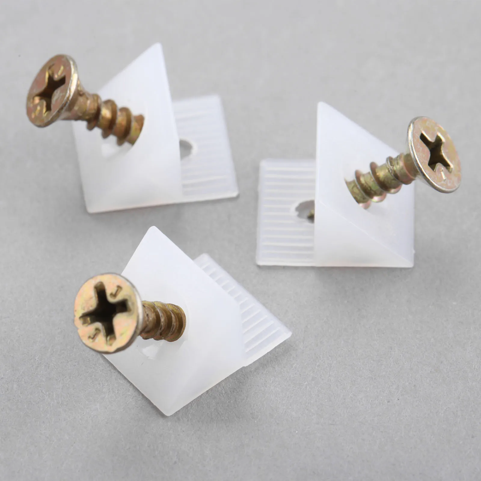 50pcs/lot 45 Degree Angle Plastic Corner Bracket Block For Furniture Closet Back Panel W/ Screws