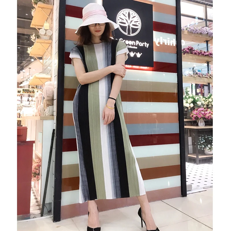 Эксклюзивные плиссированные прямые платья Miyake, градиентные полосатые платья с круглым вырезом и коротким рукавом, свободное облегающее платье средней длины
