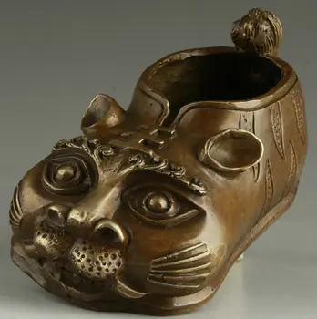 

China Collectable Handmade Bronze Realistic Tiger Statue Children Shoes Ornament