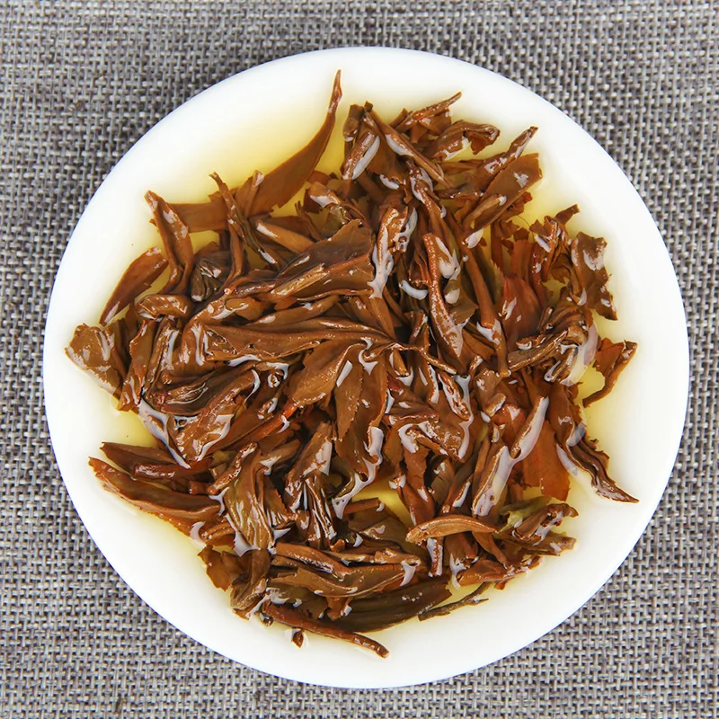 Черный чай Юньнань цветочный медовый аромат черный Fengqing Ранняя весна красный