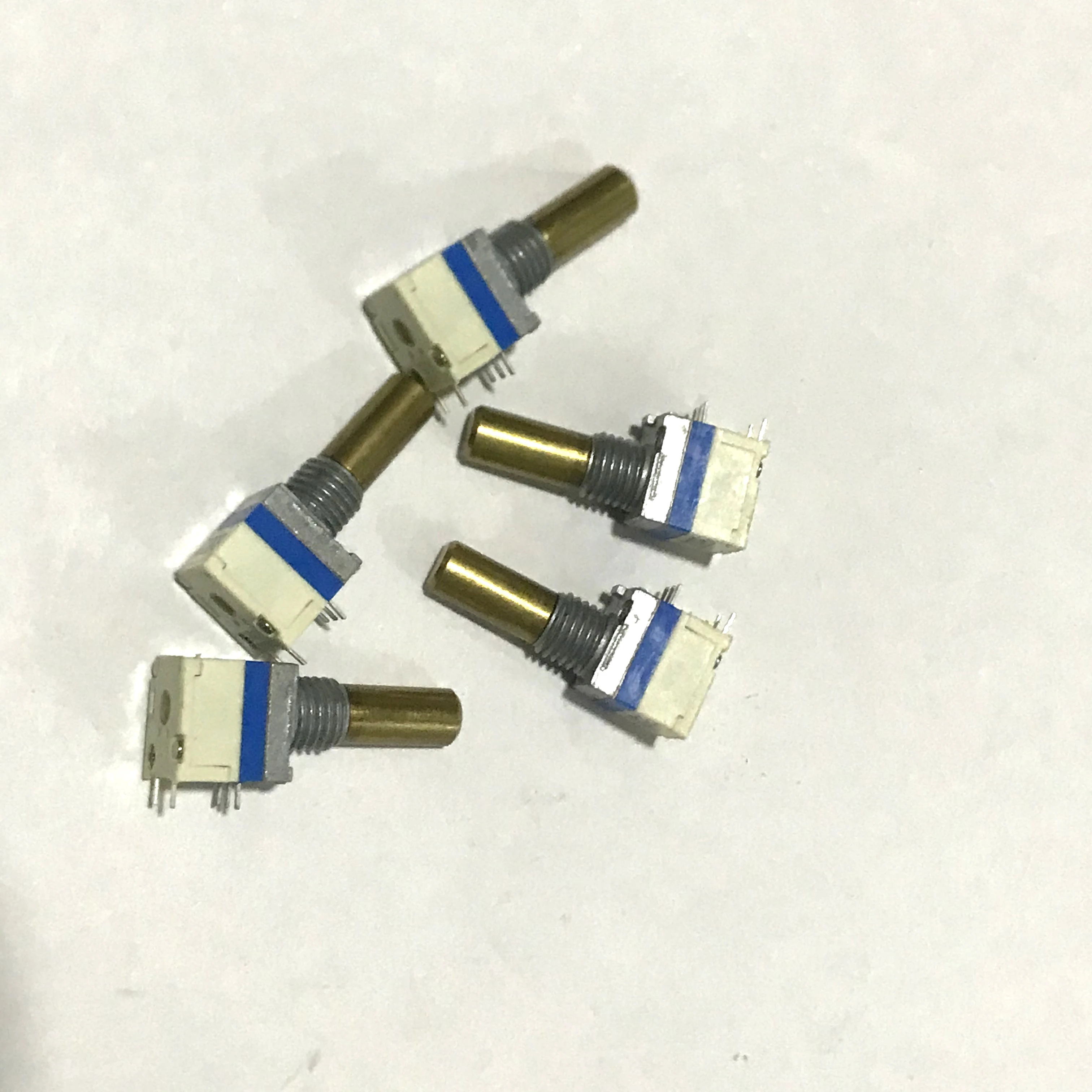 Baofeng potenciómetro de repuesto para walkie talkie, perilla de interruptor de volumen, para Radio de UV 5R, 5RA, UV 5RE, UV 82|Accesorios y piezas de walkie talkie| - AliExpress