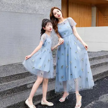 

Pink Blue Twinning Dress Mother Daughter Dresses Embroidery Mom Girls Tulle Dress 2020 Mommy Girl Match Party Family Look Outfit